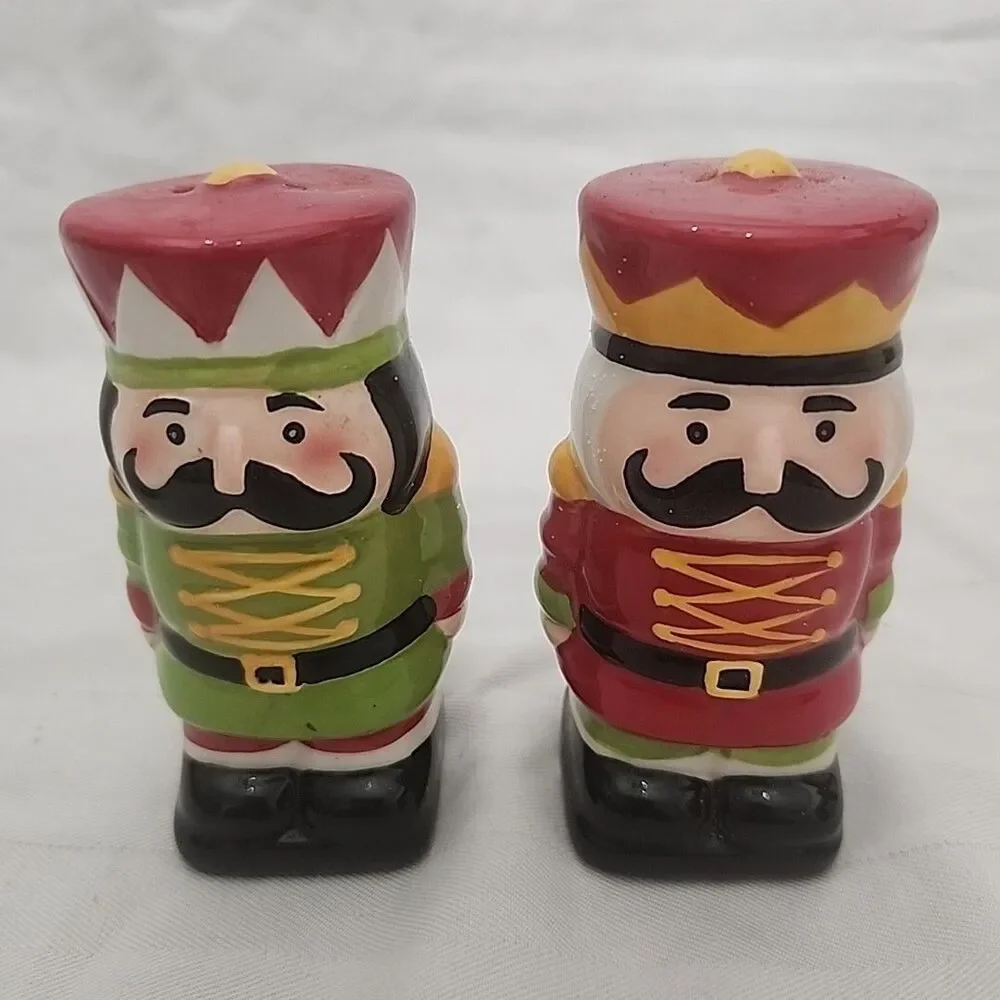 Robert Stanley Ceramic Nutcracker Salt & Pepper Shakers Christmas Holiday